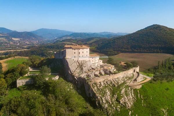 Prime Real Estate Restored Castle Immobiliare Italiano
