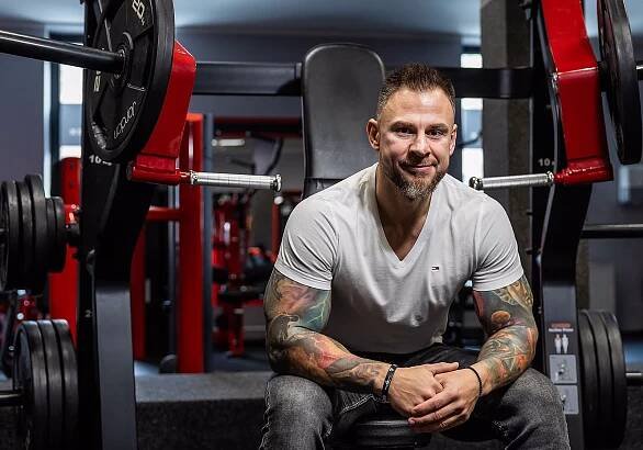 Nejlepší cviky jsou ty nejjednodušší, radí fitness trenér a mistr světa