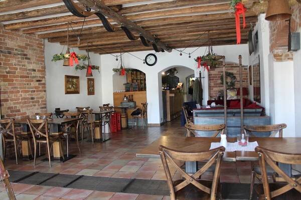 Provozovatel restaurace: Vydrželi jsme rok, tak už to musíme nějak dobojovat