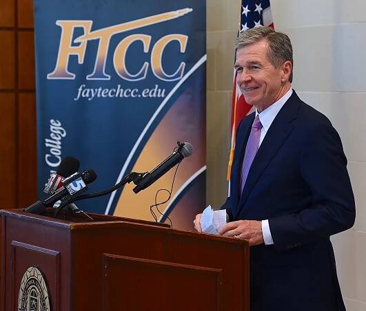 NC Governor Roy Cooper visits FTCC for Clean Energy Week - Fayetteville Technical Community College