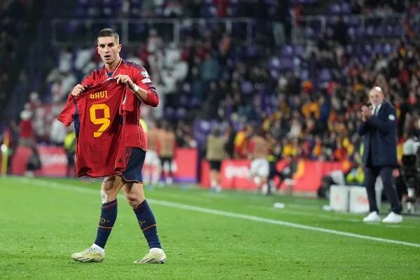 Pyrrhovo vítězství pro Španělsko, proti Gruzii se zranil záložník Gavi. Mladý talent Barcelony čeká pauza
