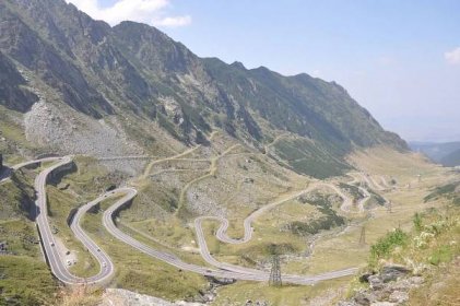 Small-Group Day tour Transfagarasan road and Poienari Fortress - Travel to Romania - Small and private Group City and Adventure