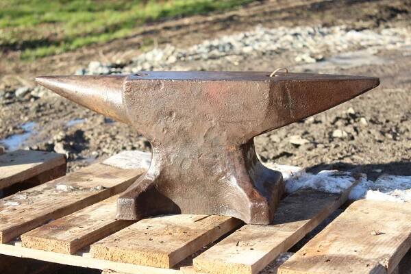 sold end 2020 / 2021 - blacksmith anvils paradise by Emerald Koch