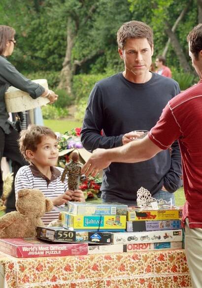 Bratři a sestry - Všechno musí jít - Z filmu - Max Burkholder, Rob Lowe
