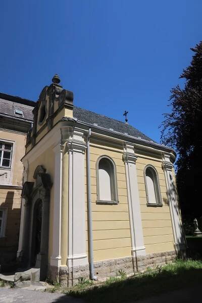 Soubor:Zámek Paskov, kaple.jpg – Wikipedie