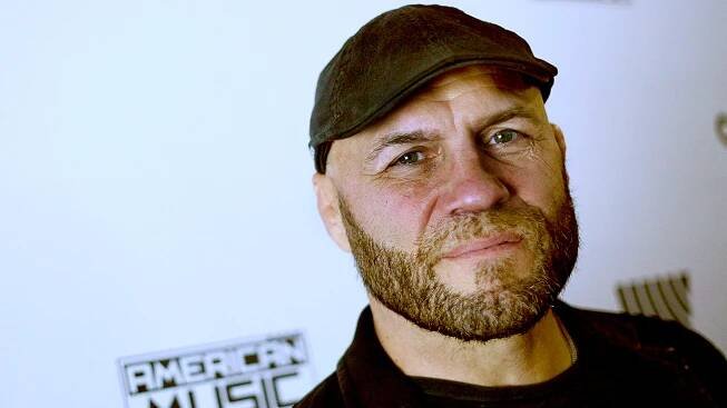 MMA star Randy Couture airlifted to hospital after racing crash - ESPN