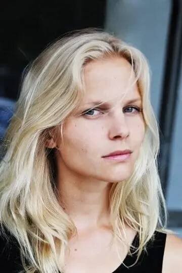 Sinja Dieks herečka