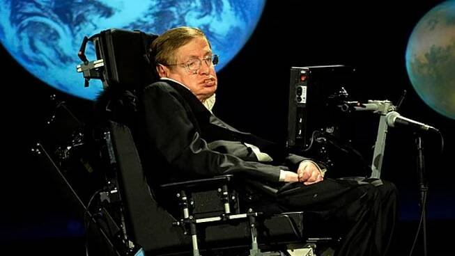 Temná předpověď Stephena Hawking: Umělá inteligence zničí celou civilizaci, budeme muset migrovat na jinou planetu