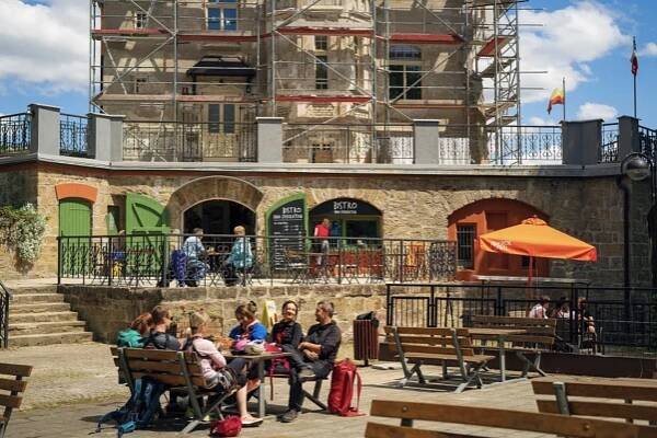 Na Pastýřské stěně otevřelo město Bistro nad ferratou - Děčín