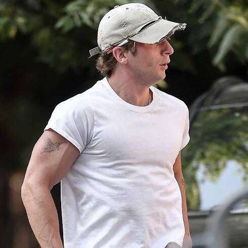Jeremy Allen White goes for a jog in New York City