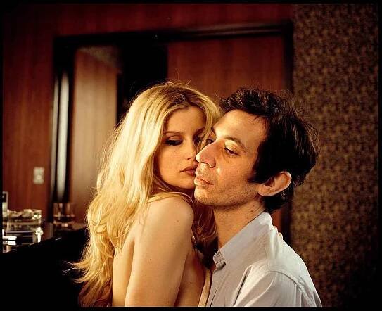 Serge Gainsbourg. Francouzského bouřliváka si zde zahrál Eric Elmosnino.