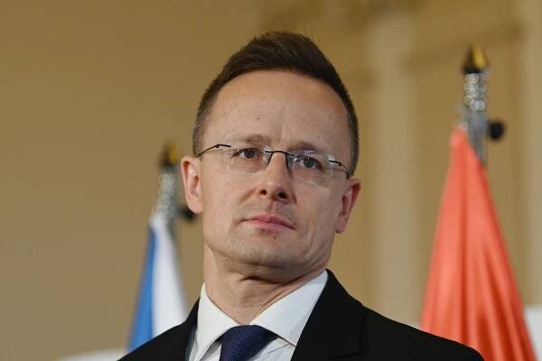 ‚Děsivé riziko vypuknutí třetí světové války se blíží.‘ Maďarský ministr navázal na rétoriku Kremlu