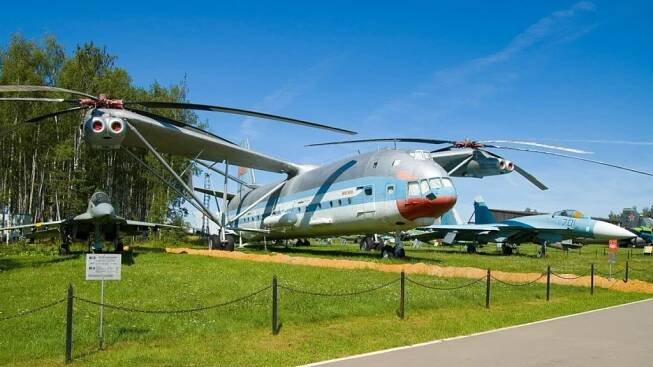 Mil V-12 Homer: Největší vrtulník všech dob byl z Ruska. Převážet měl mezikontinentální balistické rakety a drží světový rekord