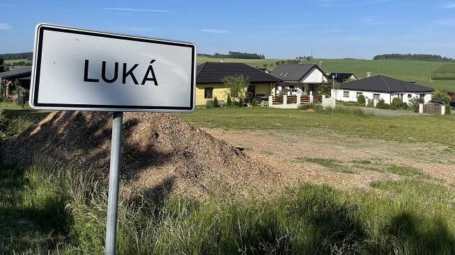 Luká má pro ubytované uprchlíky azyl, školu i práci. Ihned