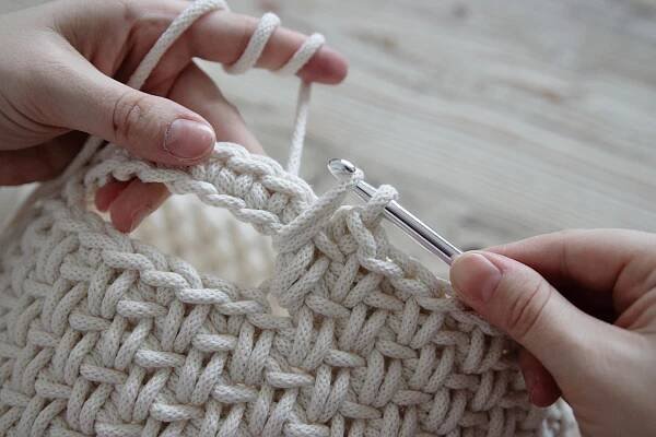 E-vlny.sk | Crochet handbags patterns, Crochet tablecloth, Crochet handbags