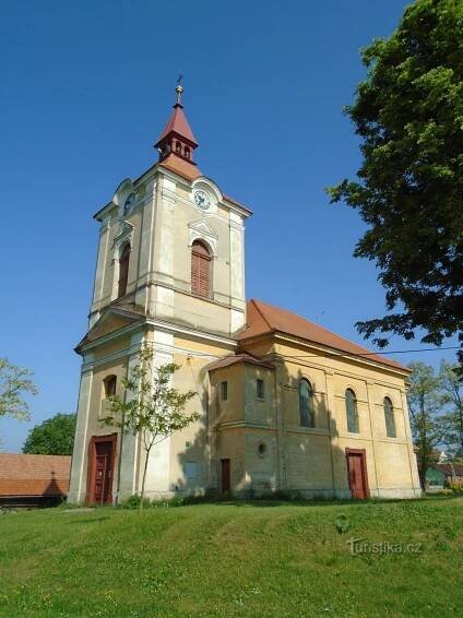 Kostel sv. Petra a Pavla (Jeníkovice, 12.5.2018)