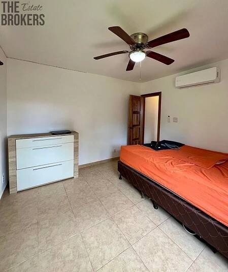 Two Story Wooden Home Czech Village, Roatan | Reality.iDNES.cz 