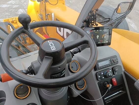 Teleskopický manipulátor JCB 560-80 AGRI XTRA Stage V - Fast agri s.r.o.