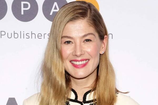 Rosamund Pike Says 'We're All Being Conned by the Wellness Industry', Throws Shade at Goop