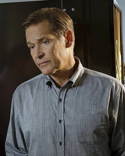 Dexter - Zodpovědní dospělí - Z filmu - James Remar