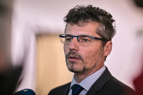 Akademický senát volil hlavu univerzity, hlasy dostal Pavel Kozák