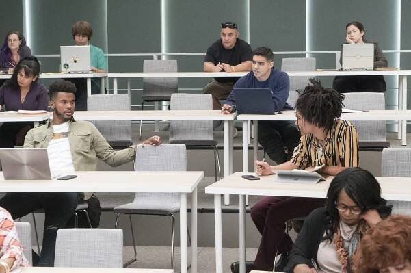 Grown-ish - Tam a zpět - Z filmu - Trevor Jackson, Jordan Buhat, Luka Sabbat