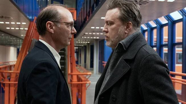 Alles auf Rot - Z filmu - Martin Brambach, Nicholas Ofczarek