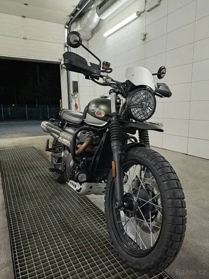 Triumph street scrambler