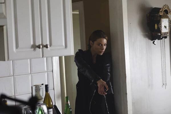 Lucifer - Hezké botky - Z filmu - Lauren German