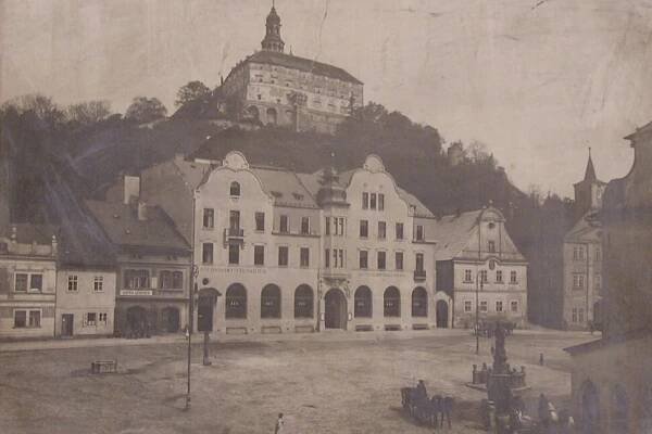 Městské divadlo Dr. Josefa Čížka a Hotel U Beránka v Náchodě » Muzeum Náchodska