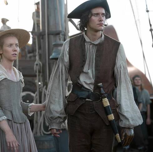 César Domboy and Lauren Lyle on Being the Hottest New Outlander Couple