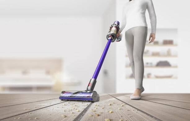 Dyson V11 Advanced - poradí si s chlupy domácích mazlíčků
