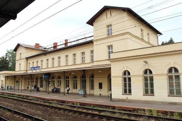 Soubor:Nádraží Vršovice budova 6.jpg – Wikipedie