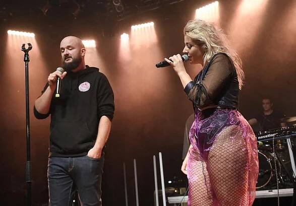 Akrobatické kousky ve vzduchu, Felix s Dádou a řada hostů: Křest nové desky Anny Slováčkové byla pořádná jízda