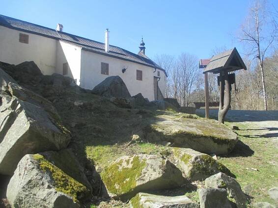 Hrad Roštejn je zavřený, za zábavou musí návštěvníci do podhradí