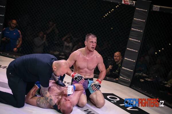 Viktor Pešta: Mám v plánu ho nevybíravě udeřit do obličeje - www.czechfighters.cz