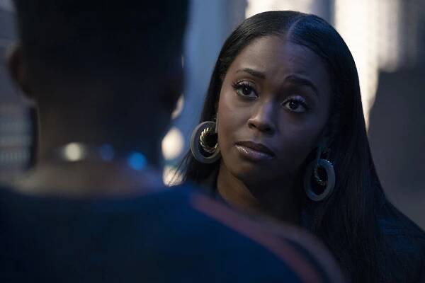 Black Lightning - Kniha zkázy: 1. kapitola: Zachytávání částic - Z filmu - Nafessa Williams