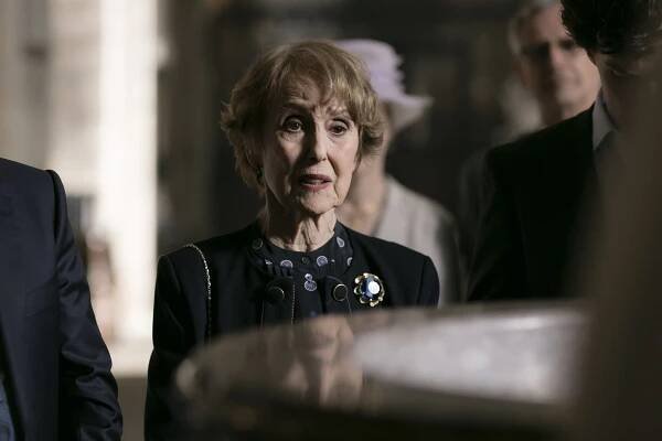 Una Stubbs - Sherlock - Šest Železných dam - Z filmu