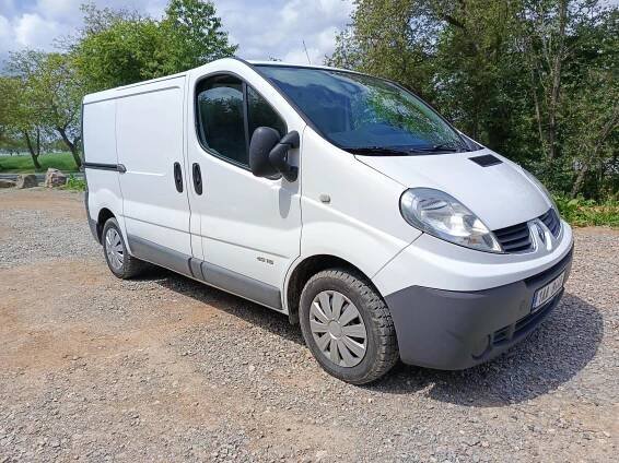 Bazar: prodej Renault Trafic 2.0dci 84kW automat, ojeté, nafta, rok 2011, barva bílá - Portál řidiče