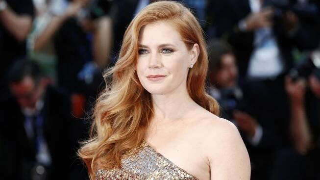 Amy Adams' Natural Hair Color Makes Her Almost Unrecognizable - Glam