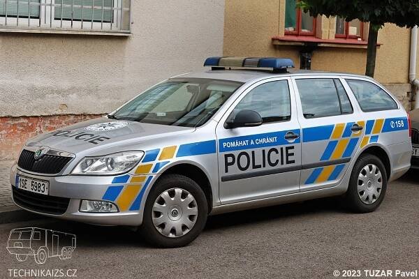 Policie ČR - Odbor cizinecké policie Nymburk - Škoda Octavia II Combi