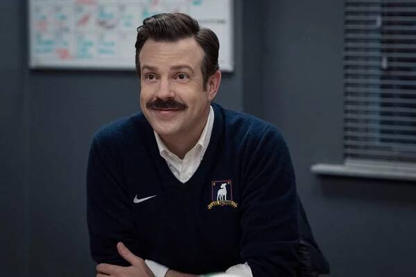 Ted Lasso - La šatna aux folles - Z filmu - Jason Sudeikis