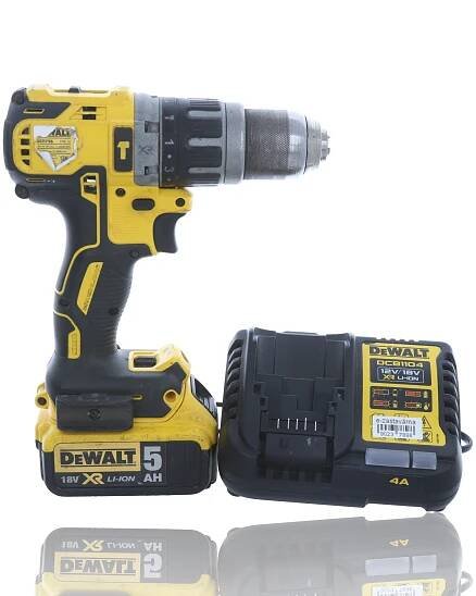 Bezuhlíková aku příklepová vrtačka DeWalt DCD796 D2