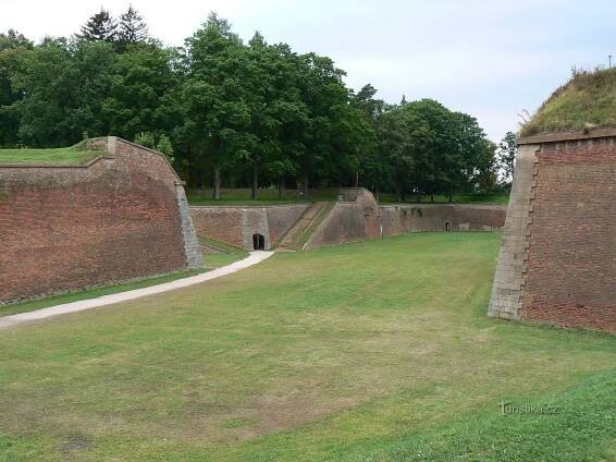 Pevnost Josefov - Pevnost, opevnění | Turistika.cz
