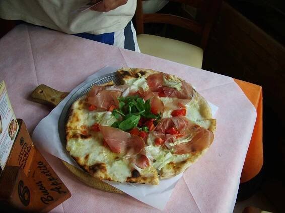 pravá italská pizza