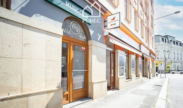 Hudební klub (vinárna) přímo na křižovatce U Práce v centru města Plzně | Reality.iDNES.cz 