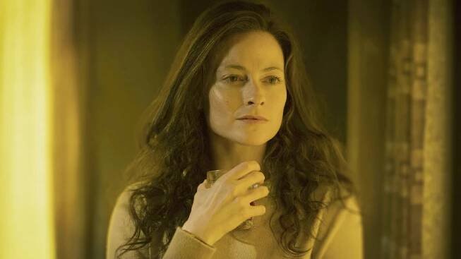 Lara Pulver - Město a město - Beszel - Z filmu