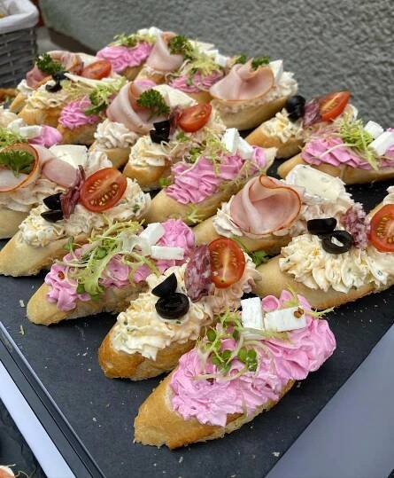 Reference Stylová restaurace v Ústí nad Orlicí s moderní gastronomií a příjemným prostředím.