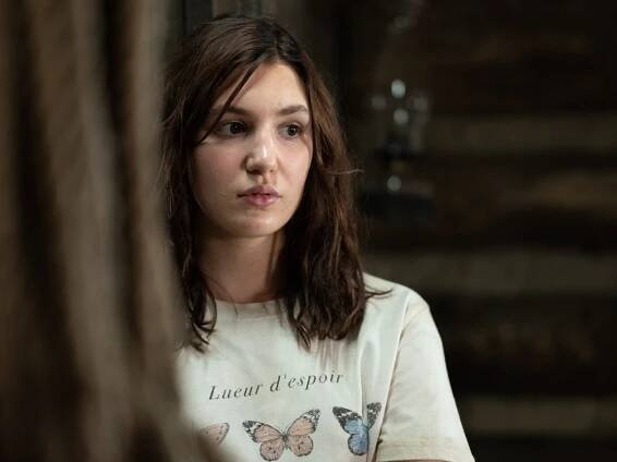 Sophie Nélisse on the ‘Yellowjackets’ Finale, Fan Theories, and Why She Honestly Thought “I’m Getting Fired”