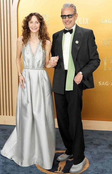 Emilie Livingston and Jeff Goldblum attend the 31st Annual Screen Actors Guild Awards at Shrine Auditorium and Expo Hall on February 23, 2025 in Los Angeles, California. 